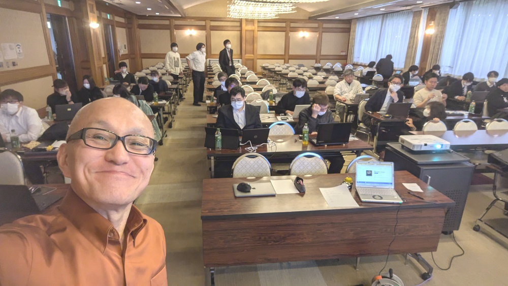 ビジネススキルを本気で伸ばしたい企業・団体必見!講演会講師・酒井とし夫によるセミナーは、心理学やマーケティング理論を応用した実践型。全国で1,000回以上の登壇実績を誇り、リピート率は驚異の7割超。おすすめの講師です。