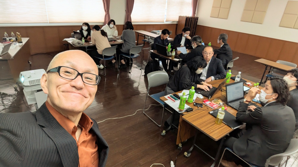 株式会社アド・クリーク様にて、社員の皆様を対象とした「ChatGPTとAIのビジネス実践活用研修会」の講師を務めさせていただきました。