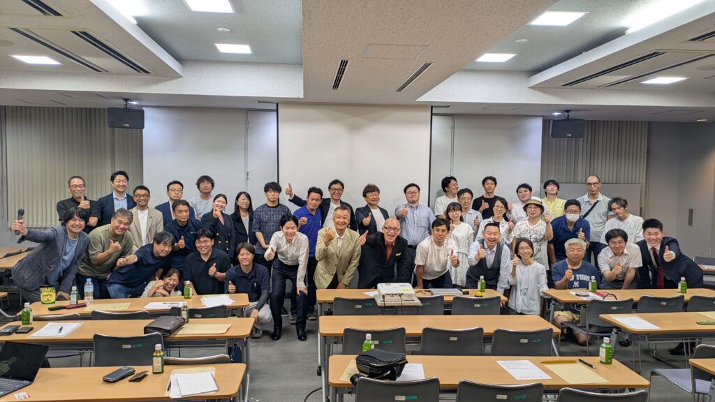 講演リピート率70%以上、著書多数、ビジネス心理学の第一人者。酒井とし夫講演会講師は今最もおすすめされる人気講演者です。
