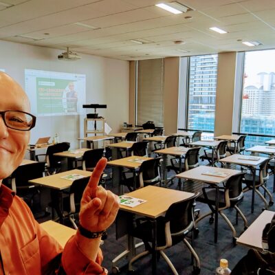 日本フラボノイド研究会様のご主催により、アサヒビール株式会社 近畿圏統括本部会議室にて、講演会「薬局薬店の未来をひらく！ChatGPT活用入門～かんたん売上アップ・集客・業務改善をまるごとAIでサポート～」が開催されました。講師は私、酒井とし夫が務めさせていただきました。