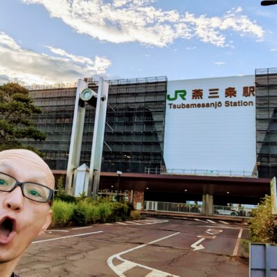 2025年7月16日、新潟県燕三条市にて、酒井とし夫が講師を務める「ChatGPTセミナー」を初開催しました。 東京都内では定期的に開催してきた人気セミナーが、新潟の地でついに実現。日本一暑い日となったこの日、県内のみならず福井県からも参加者が集まり、会場は熱気と学びへの意欲で溢れました。地元の誇り・ジャイアント馬場さんの等身大パネルに見守られながら、AIの可能性を探る特別な一日となった様子をレポートします。