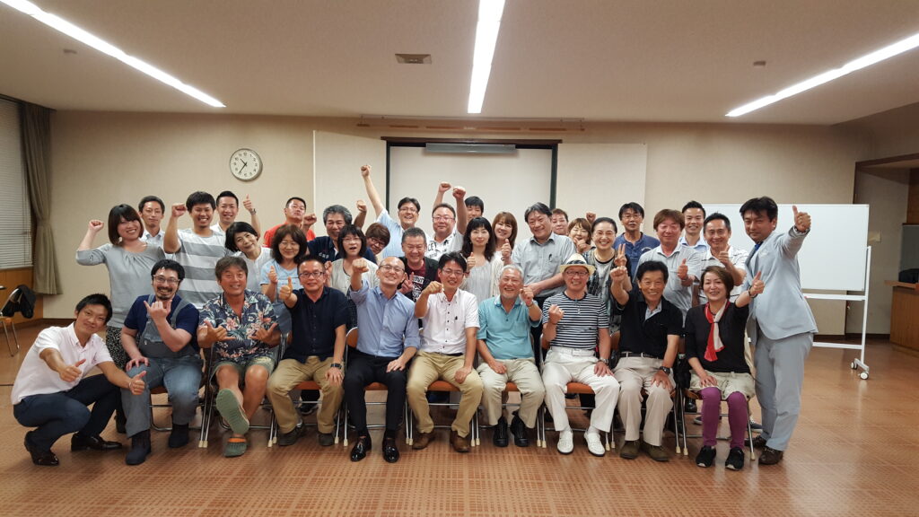 「おすすめの経営セミナーは？」というご担当者様の悩みに応えます。酒井とし夫講演会講師は、18年で1,000回以上の登壇実績と7割超のリピート率を誇る「本物の講演家」。特徴は「経営戦略×心理学×AI活用」という多角的な知見の融合。パナソニック、LIXILなど大手企業も絶賛する「過去No.1」と評される講演スタイルと、中小企業の経営課題に即応する実践的ノウハウの秘密を解説します。