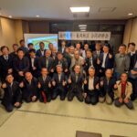 京都府南丹船井地区自動車整備協議会様主催の研修会にて、AI活用と話し方・心理術を融合した「お客様が増える経営術」を講演。笑いと学びにあふれた京都丹波・八光館での一日をレポートします。