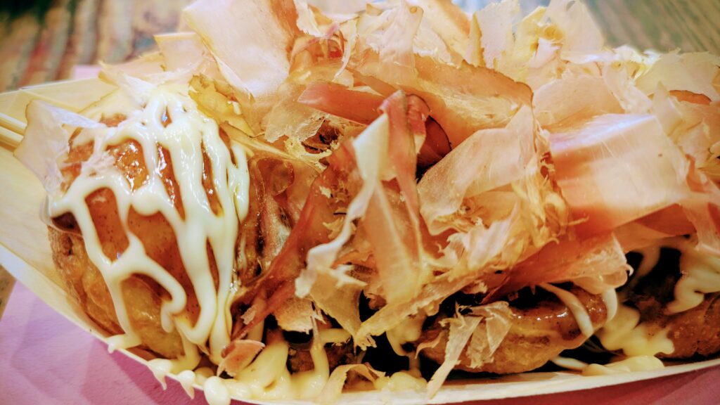 酒井とし夫がシャープビジネスフォーラム大阪会場で講師登壇しました。前日入りして“本場のたこ焼き”でエネルギーチャージです。
