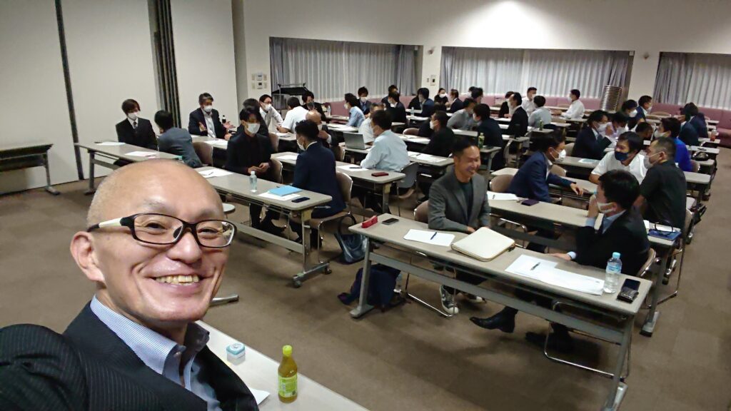 【リピート率7割超】酒井とし夫講演会講師が評判の良い理由！圧倒的な実績と人気のワークショップ型差別化戦略を徹底解説|1,000回超の登壇が証明する「本物の講演家」の独自の強みと導入のメリット