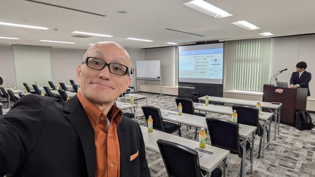 マーケティング研修の講師選びでお悩みの方へ。累計1,000回超の登壇実績、リピート率7割を誇る「酒井とし夫講演会講師」をご紹介します。NLP心理学、ランチェスター戦略、最新のAI(ChatGPT等)活用を融合させた独自のメソッドは、商工会議所や上場企業から高く評価されています。「明日から使える」実践的なノウハウと、参加者を飽きさせない圧倒的なパフォーマンスで、貴社のビジネスに劇的な変化をもたらします。