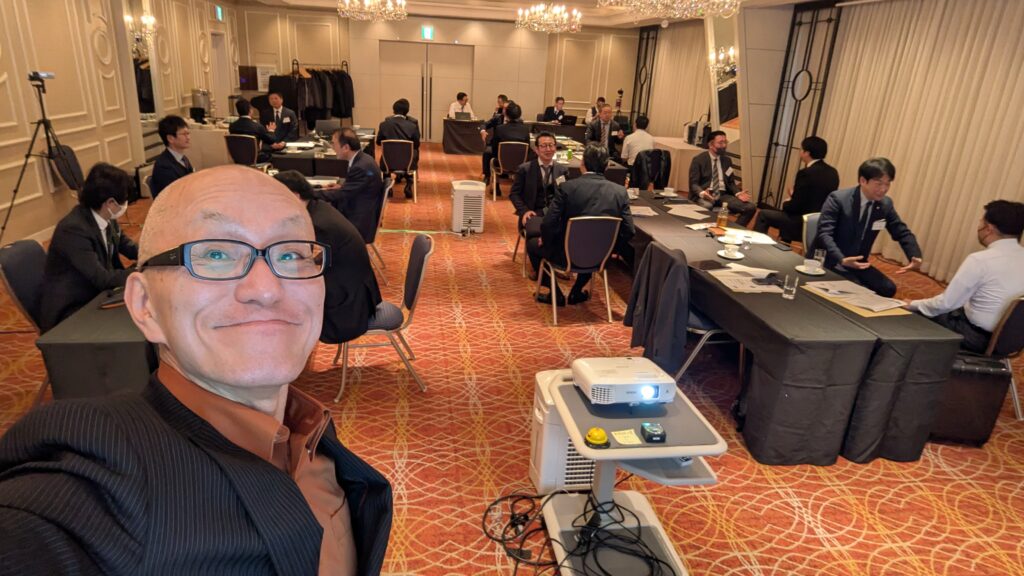 2026年2月26日、ホテル日航大阪にて株式会社山善 若翔会様主催の研修会に登壇。「商売繁盛しんりがく」をテーマに、営業・交渉・販売に活かせるビジネス心理学とコーチング、さらに話題のビジネスAI活用についてお伝えしました。写真はペア実習の様子です。