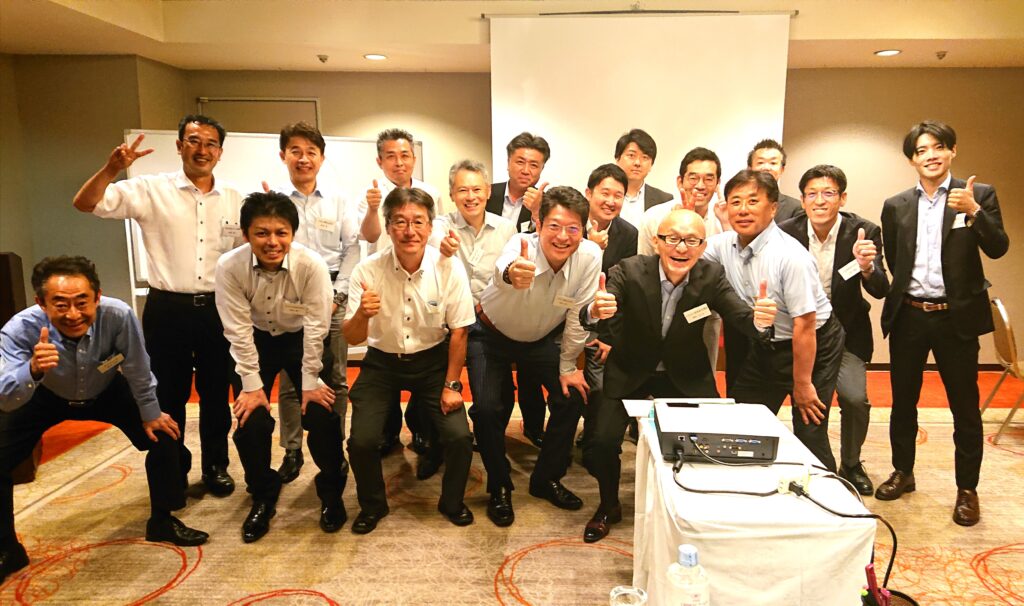 講師派遣やエージェントも注目する人気講師、酒井とし夫講演会講師の魅力を徹底解説。18年以上の活動、累計1,000回超の登壇実績を誇り、経営者や研修担当者から圧倒的な支持を得ています。心理学、ランチェスター戦略、最新AI活用まで、幅広いテーマで「即実践できるノウハウ」を提供。リピート率7割を超える信頼の理由と、参加者の満足度を最大化する講演スタイルをご紹介します。