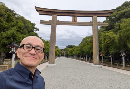 2026年6月17日、大和飛鳥イノベーション人材創出協議会様主催の講演会の講師を務めました。会場は明日香村商工会館。写真は橿原神宮様に参拝した様子です。
