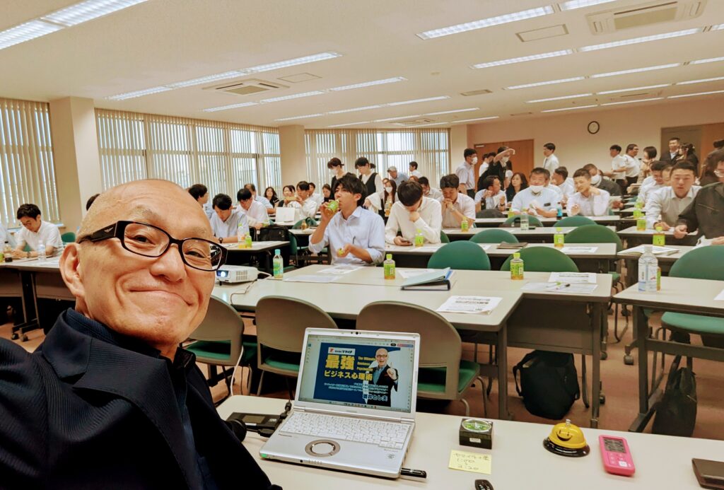 2026年7月25日、兵庫県神戸市長田区に本社を構える株式会社ヤマイチ様の決起大会にて、講師を務めさせていただきました。